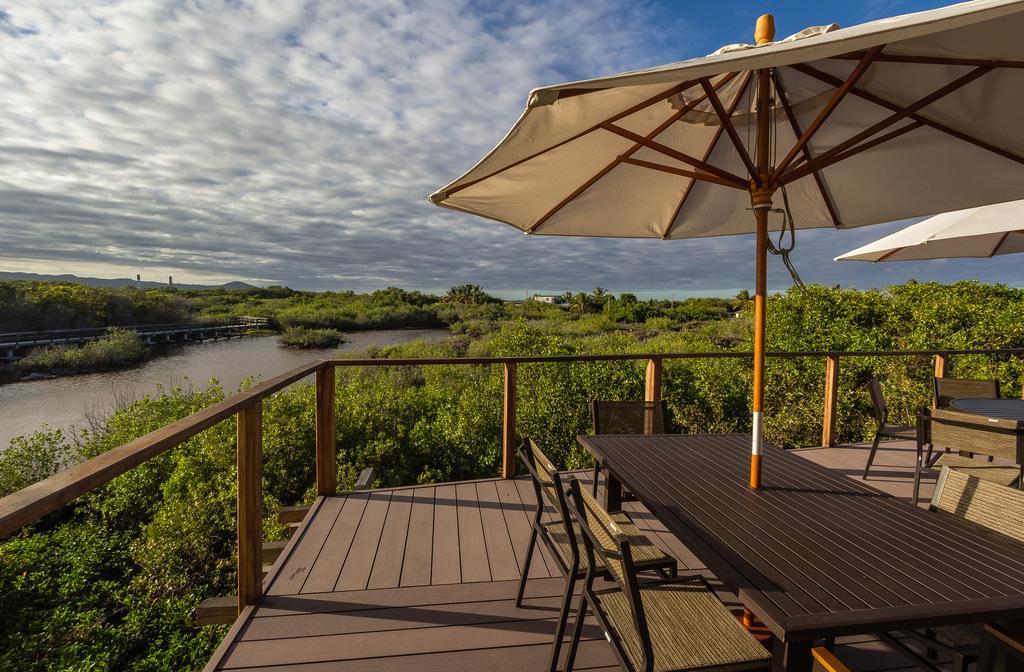 Iguana Crossing Boutique Hotel Puerto Villamil Eksteriør bilde