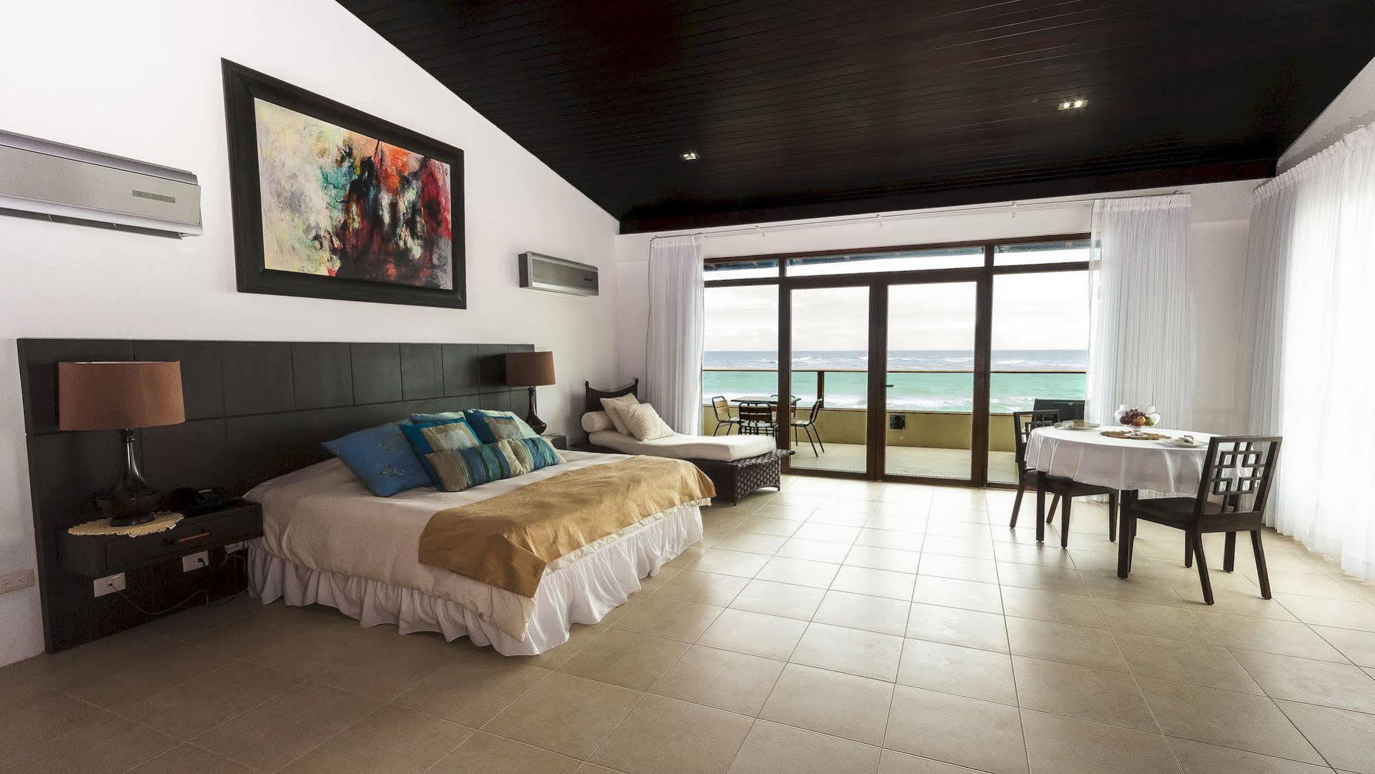 Iguana Crossing Boutique Hotel Puerto Villamil Eksteriør bilde