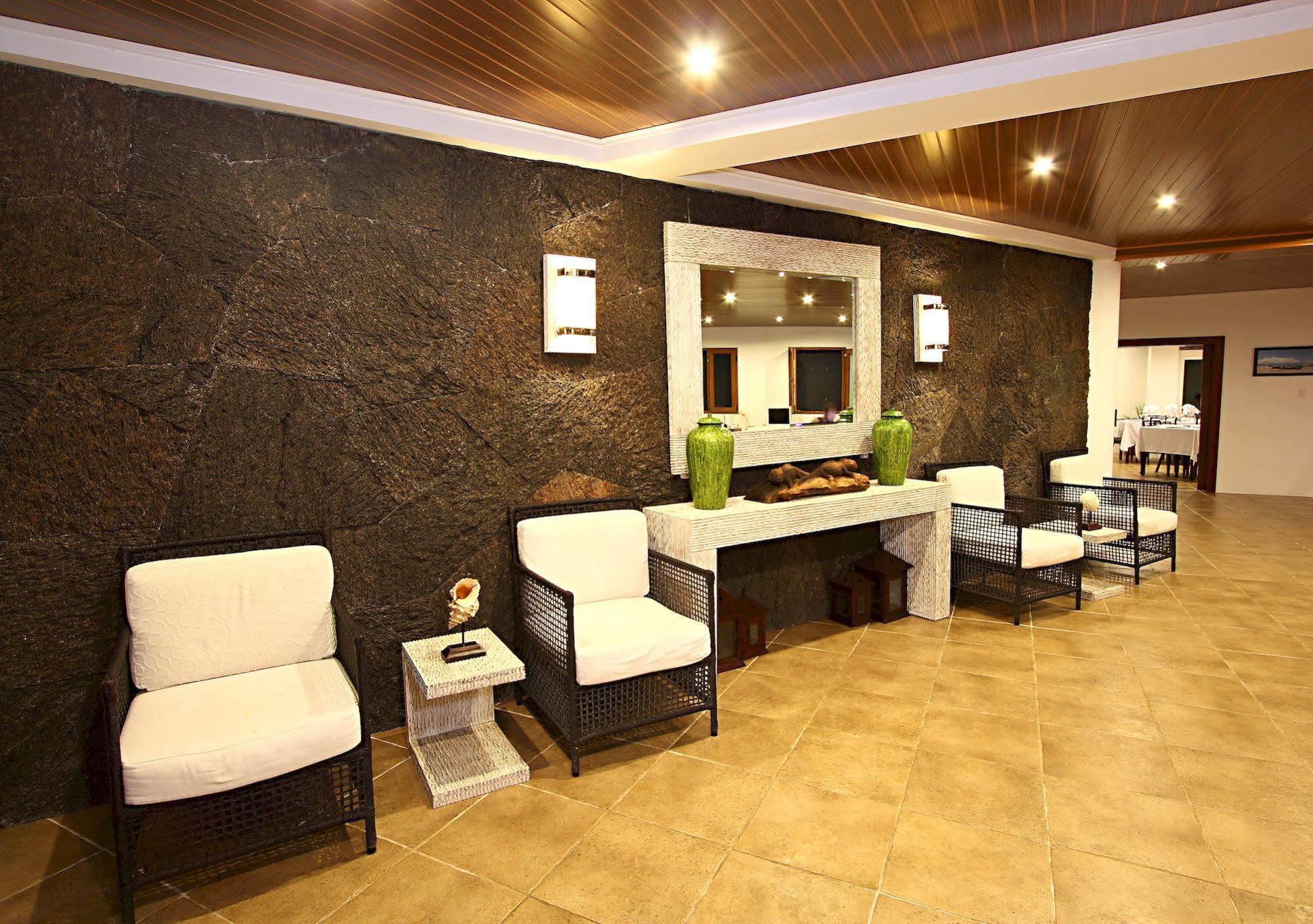 Iguana Crossing Boutique Hotel Puerto Villamil Eksteriør bilde